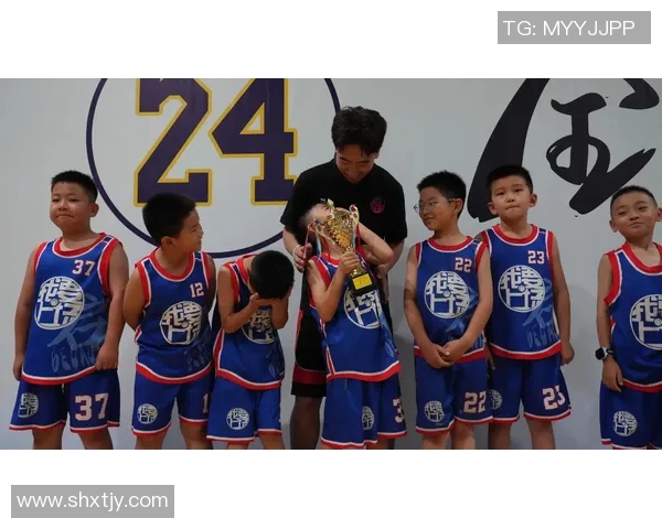 吴娜专访：从青涩球员到篮球女神的成长之路回顾